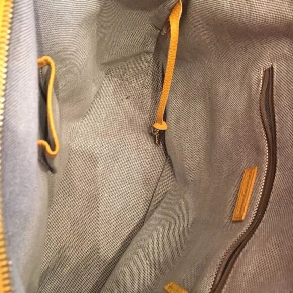 Dooney and Bourke leather pocket book. - Picture 3 of 8